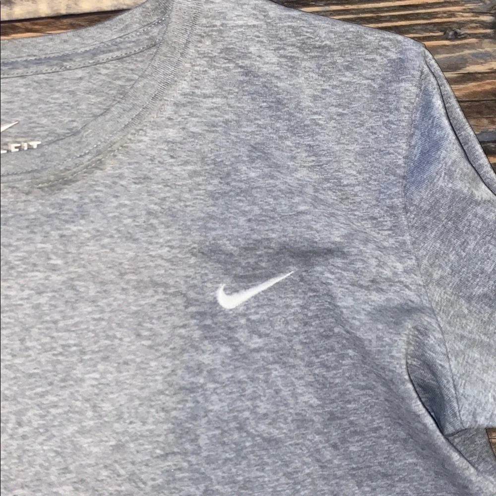 Nike Heather Gray Nike Long Sleeve Tee size small